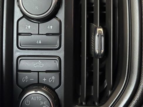 Used 2021 Chevrolet Silverado 2500 W/T w/ WT Convenience Package AWD/4WD image 24