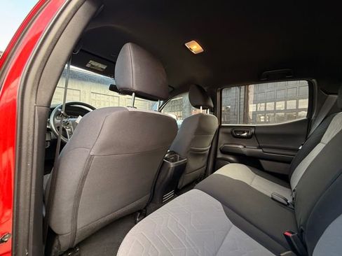 Used 2021 Toyota Tacoma TRD Sport image 15