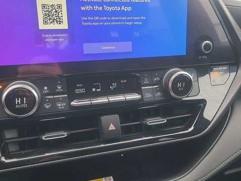 Used 2024 Toyota Highlander XSE image 20