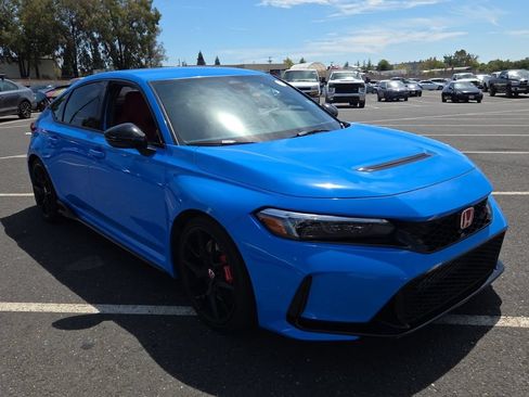 Used 2023 Honda Civic Type R image 1