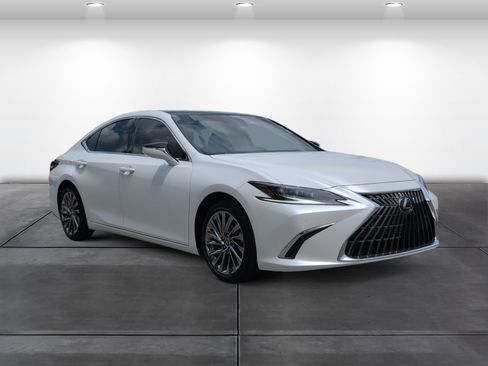 Used 2025 Lexus ES 350 Ultra Luxury FWD image 2