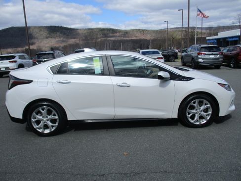 Used 2016 Chevrolet Volt Premier w/ Driver Confidence Package image 4