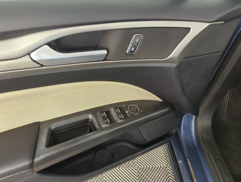 Used 2019 Ford Fusion S FWD image 18