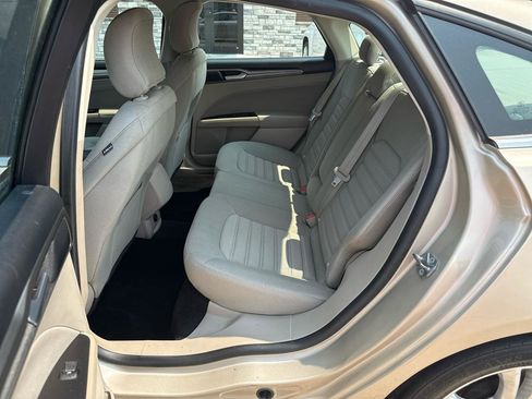 Used 2018 Ford Fusion SE image 10