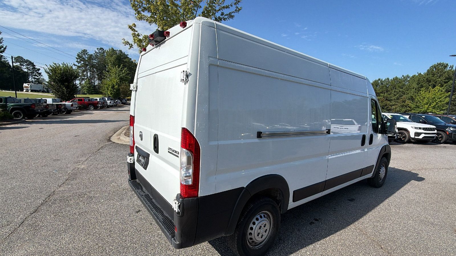 Used 2024 RAM ProMaster 2500 w/ Convenience Group FWD image 8