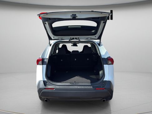 Used 2020 Toyota RAV4 LE w/ Carpet Mat Package AWD/4WD image 24