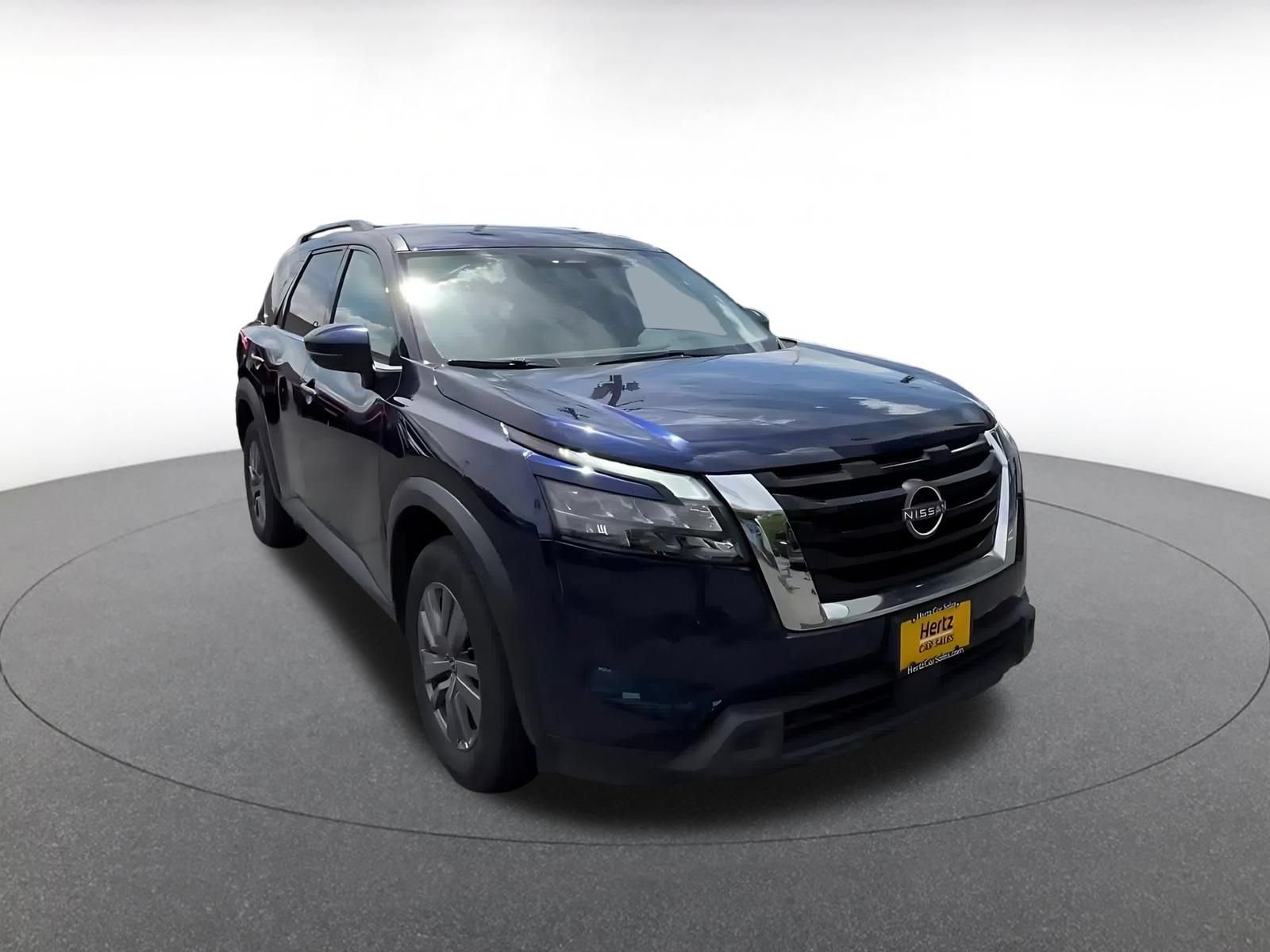 Used 2025 Nissan Pathfinder SV AWD/4WD image 3