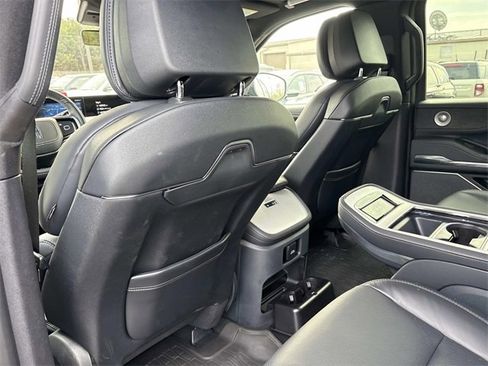 New 2025 Lincoln Navigator L Reserve w/ Jet Appearance Package image 17