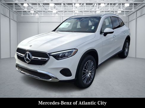 Used 2026 Mercedes-Benz GLC 300 4MATIC image 2