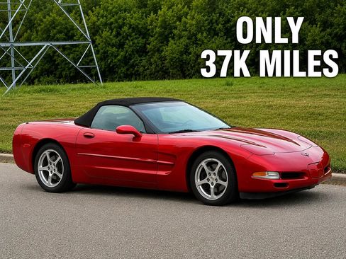 Used 2001 Chevrolet Corvette Convertible w/ Preferred Equipment Group2 RWD image 1