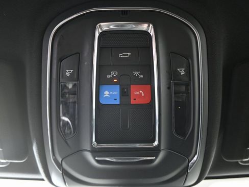 Used 2023 Jeep Grand Cherokee Altitude image 34