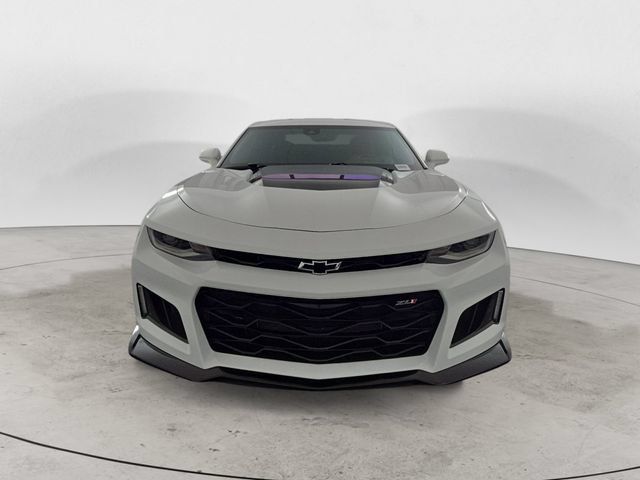 Used 2022 Chevrolet Camaro ZL1 RWD image 2