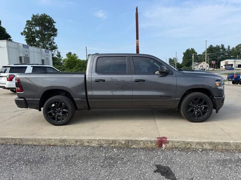 Used 2024 RAM 1500 Laramie AWD/4WD image 5
