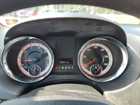 Used 2016 Dodge Grand Caravan SXT FWD image 9