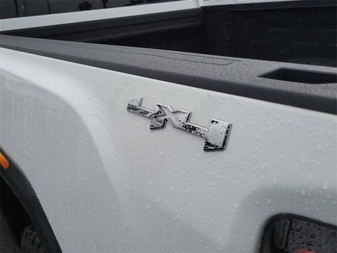 Used 2022 GMC Sierra 2500 SLE w/ SLE Value Package; image 24