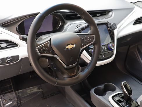 Used 2017 Chevrolet Bolt LT image 7