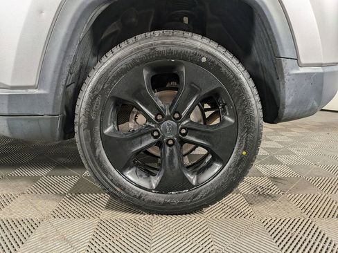 Used 2019 Jeep Compass Altitude image 12