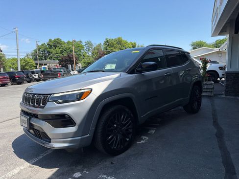 Used 2023 Jeep Compass High Altitude AWD/4WD image 3