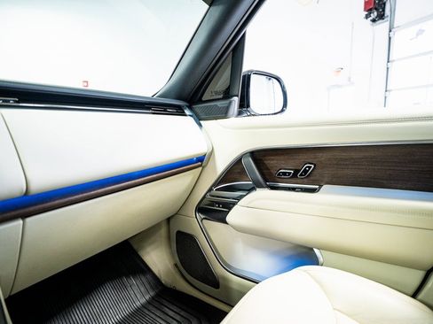 Used 2025 Land Rover Range Rover Long Wheelbase Autobiography image 47