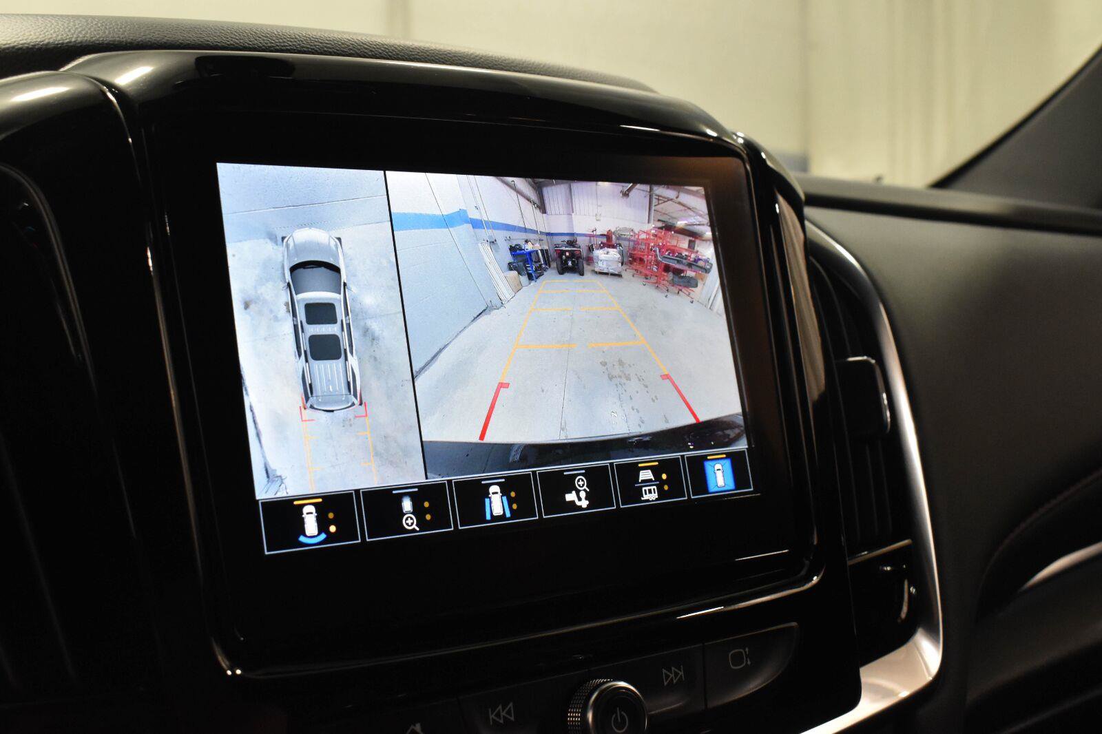 Used 2023 Chevrolet Traverse RS w/ LPO, Floor Liner Package FWD image 19