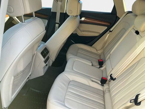 Used 2021 Audi Q5 2.0T Premium image 14