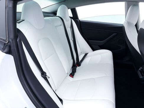 Used 2023 Tesla Model 3 Standard Range image 34