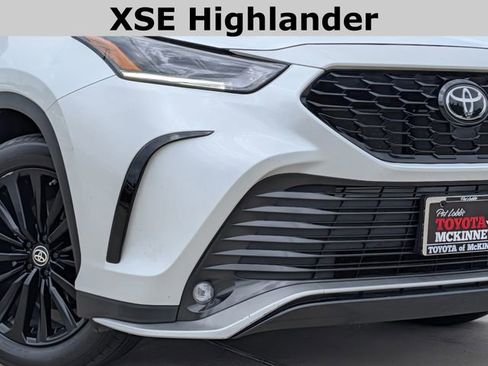 Used 2023 Toyota Highlander XSE AWD/4WD image 3