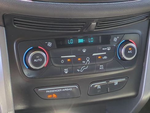 Used 2017 Ford Escape SE w/ Equipment Group 201A FWD image 27