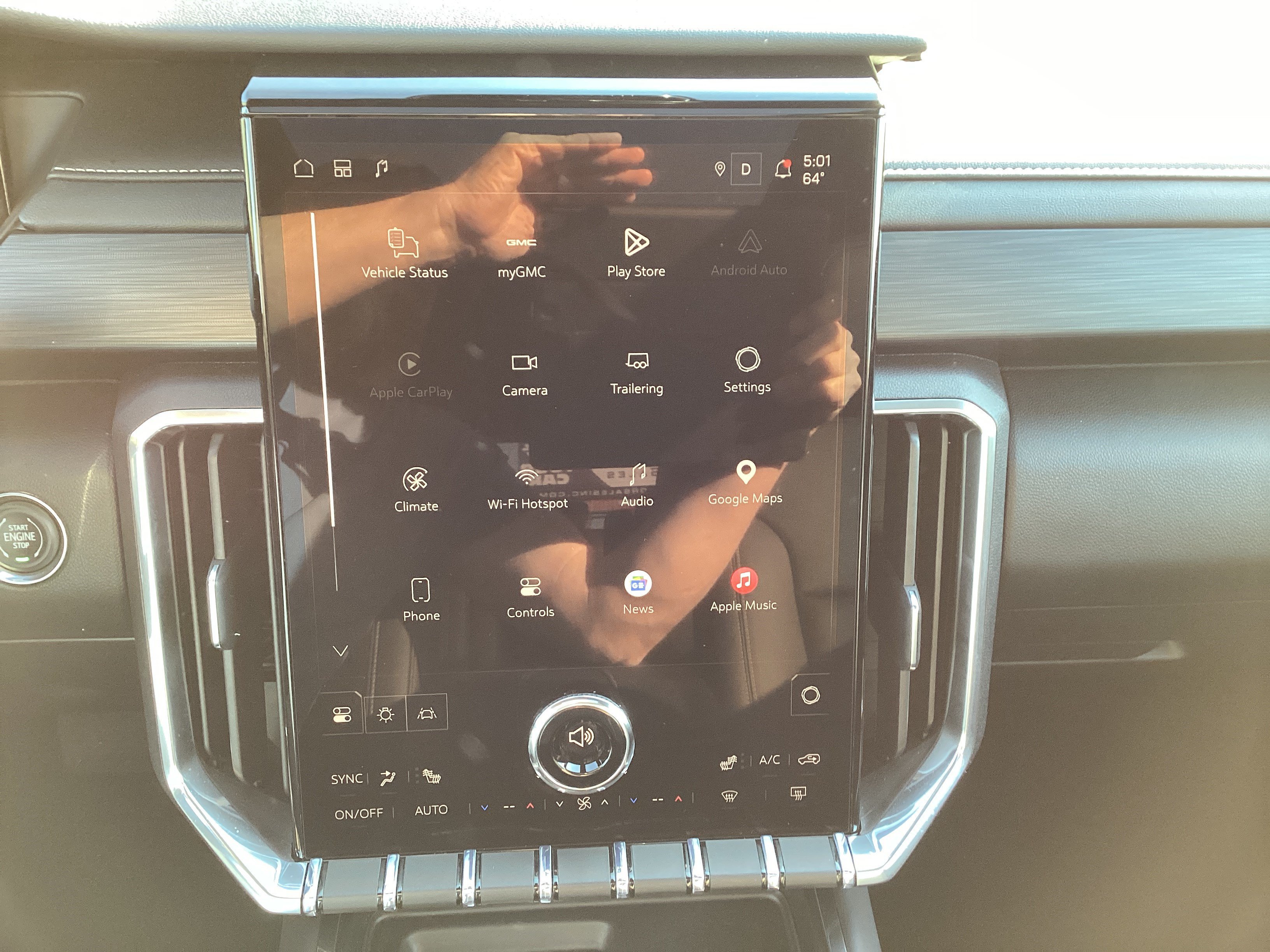 Used 2026 GMC Acadia Elevation w/ Elevation Premium Package FWD image 21