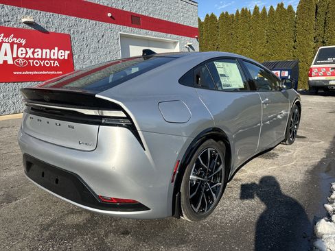 New 2026 Toyota Prius Plug-In Hybrid image 3