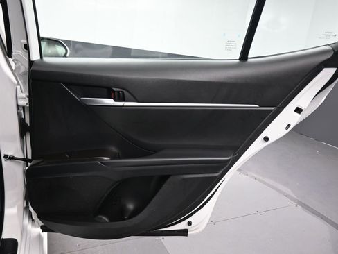 Used 2023 Toyota Camry SE image 32