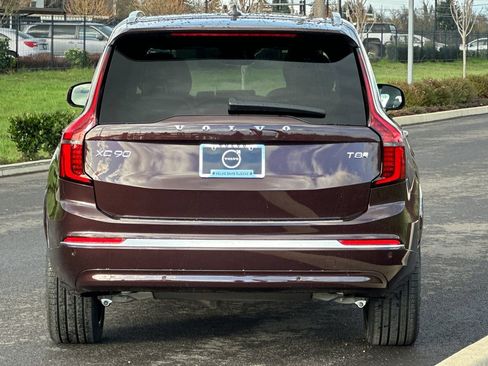 New 2026 Volvo XC90 T8 Ultra w/ Protection Package Premier AWD/4WD image 4