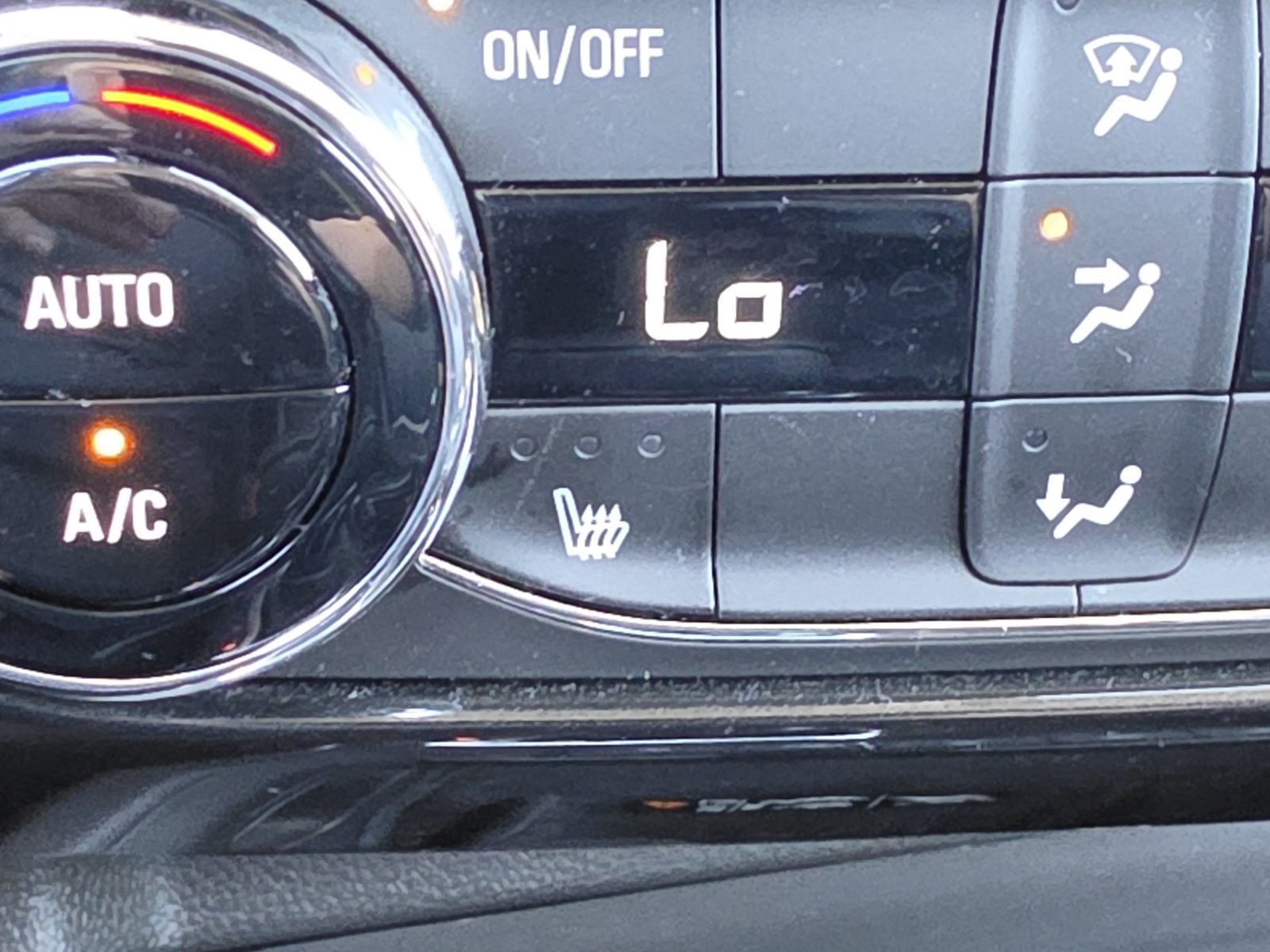 Used 2025 Chevrolet TrailBlazer LT w/ Convenience Package FWD image 18
