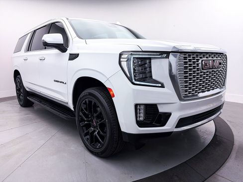 Used 2023 GMC Yukon XL Denali w/ Max Trailering Package image 12