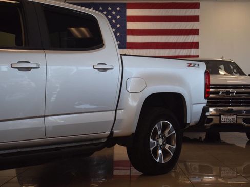 Used 2018 Chevrolet Colorado Z71 AWD/4WD image 16