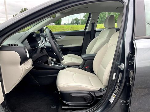 Used 2023 Kia Forte LXS FWD image 12