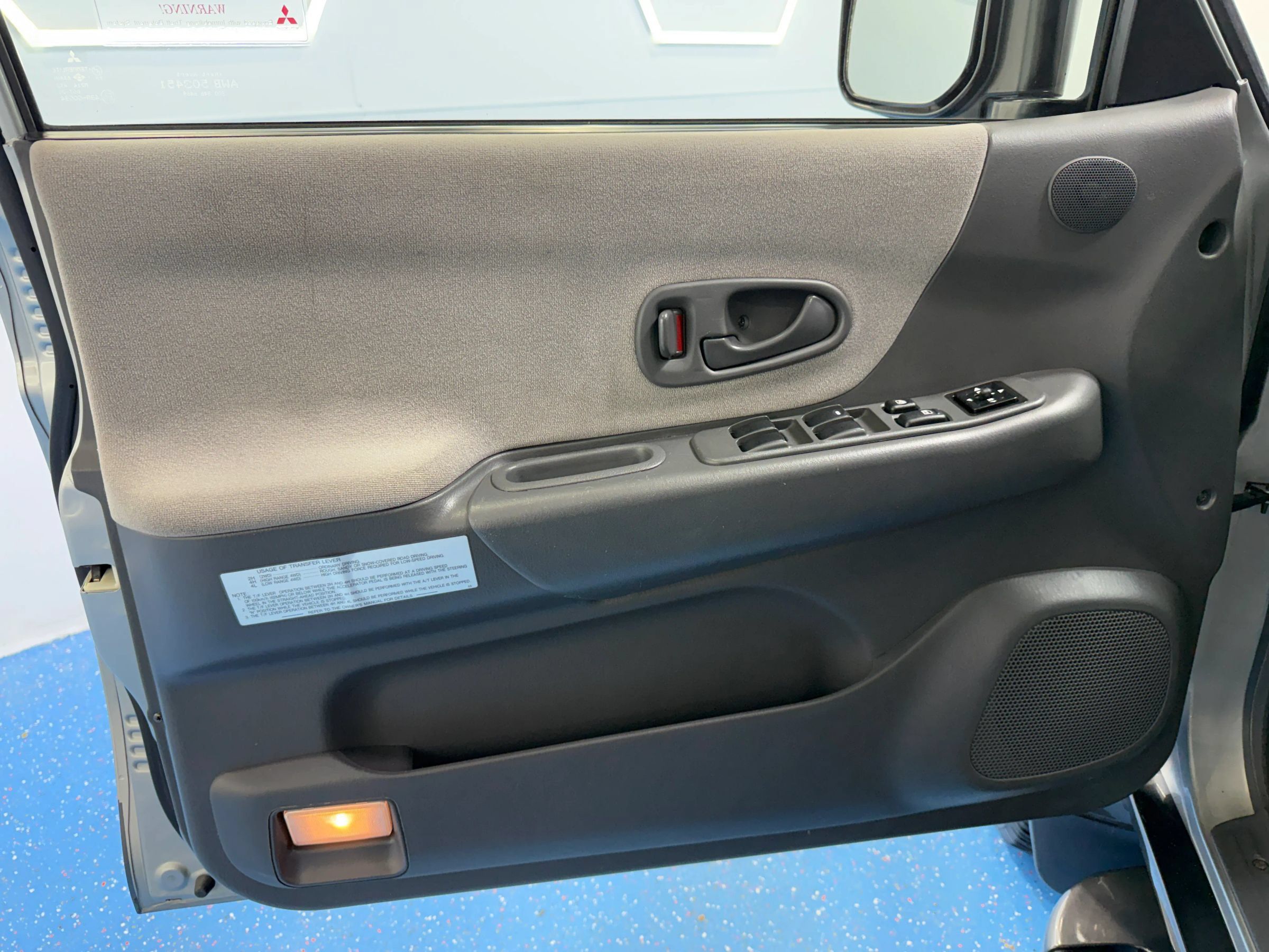 Used 2000 Mitsubishi Montero Sport XLS AWD/4WD image 22