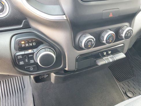 Used 2019 RAM 1500 Big Horn AWD/4WD image 20