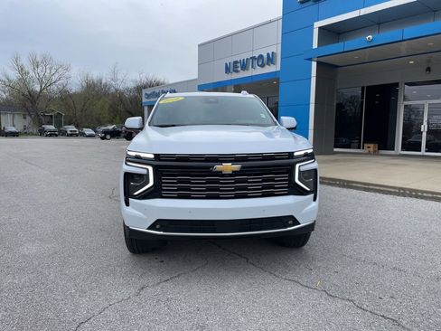 New 2026 Chevrolet Suburban High Country AWD/4WD image 2