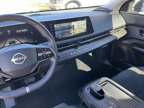Used 2023 Nissan Ariya AWD image 18