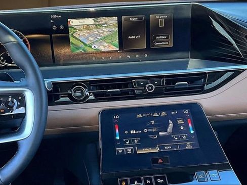 Certified 2025 INFINITI QX80 Sensory image 6