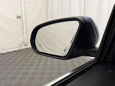 Used 2021 Mercedes-Benz GLB 250 4MATIC w/ Premium Package image 16
