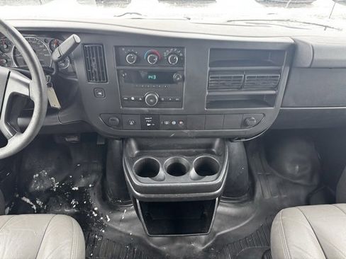 Used 2014 Chevrolet Express 2500 image 2