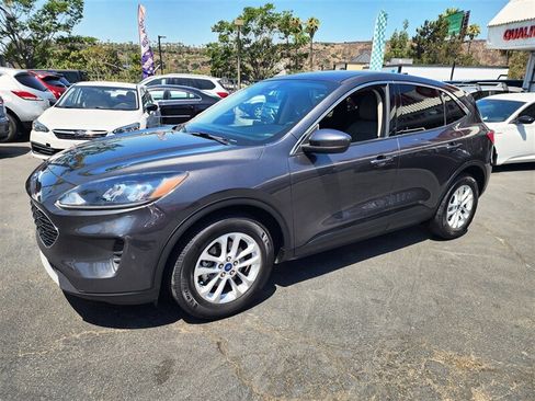 Used 2020 Ford Escape SE image 23