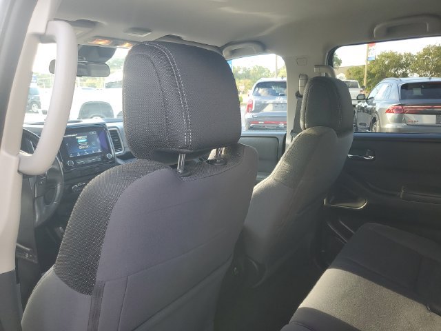 Used 2022 Nissan Frontier SV w/ Technology Package RWD image 13