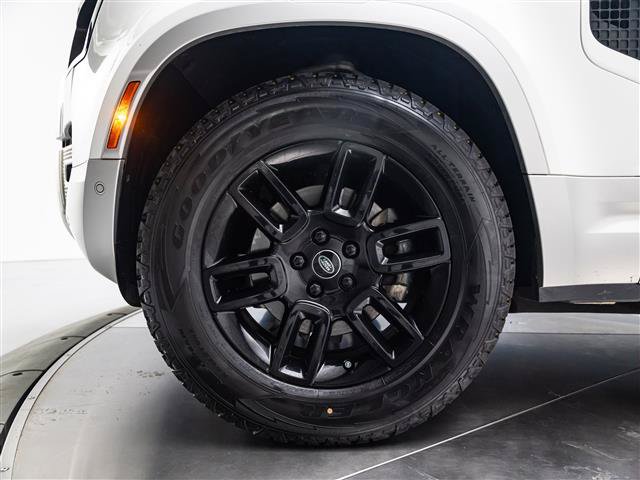 Used 2023 Land Rover Defender 110 S AWD/4WD image 13