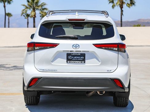 Used 2023 Toyota Highlander XLE FWD image 6