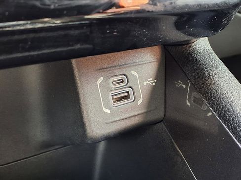 Used 2023 Jeep Compass Sport image 17