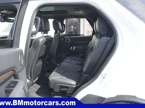 Used 2019 Land Rover Discovery HSE image 27
