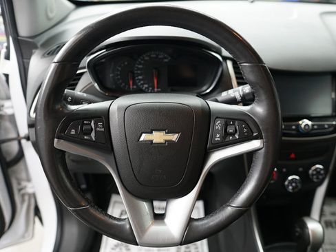 Used 2017 Chevrolet Trax LT w/ LT Convenience Package AWD/4WD image 22